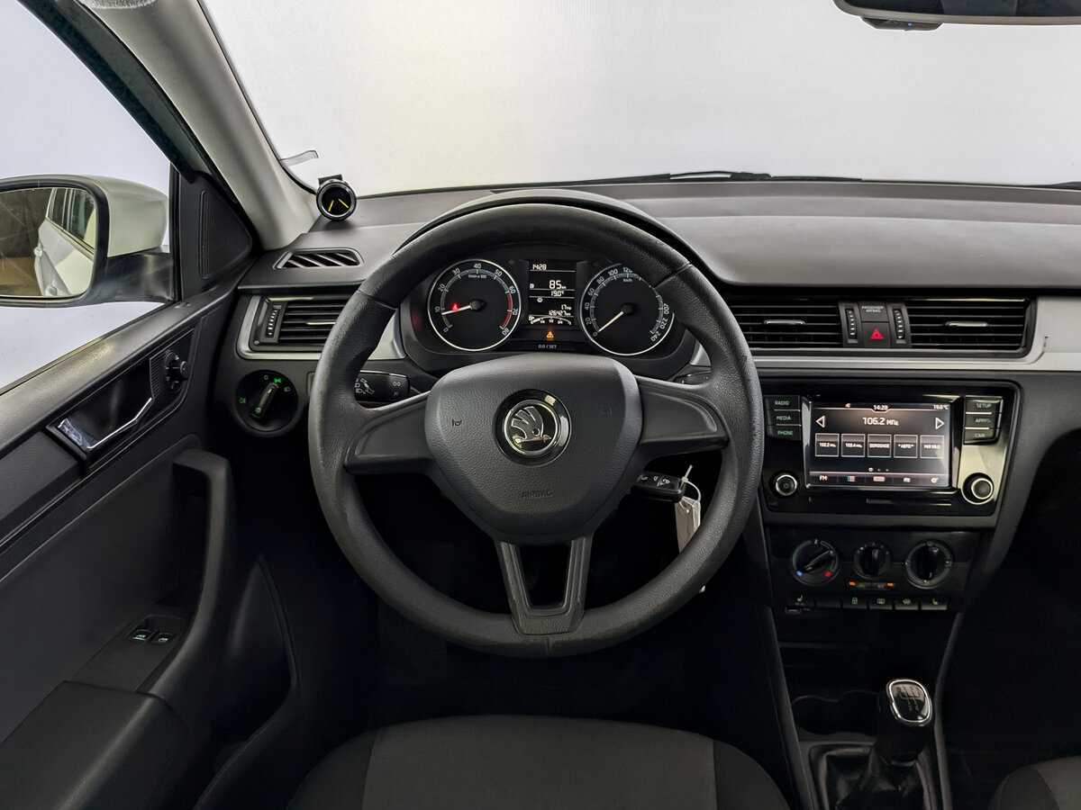Купить Skoda Rapid с пробегом. Фото: #20