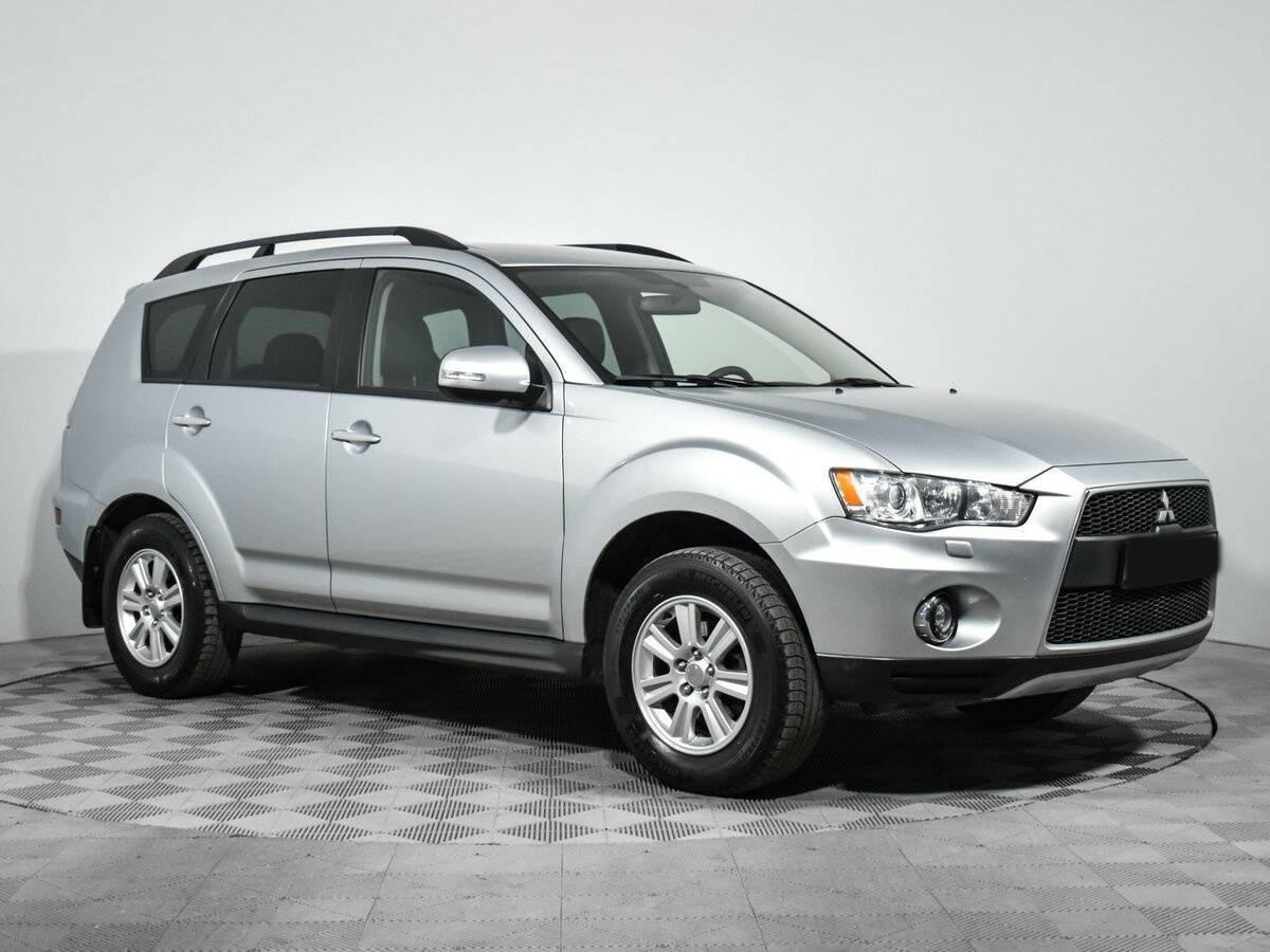 Купить Mitsubishi Outlander с пробегом. Фото: #2