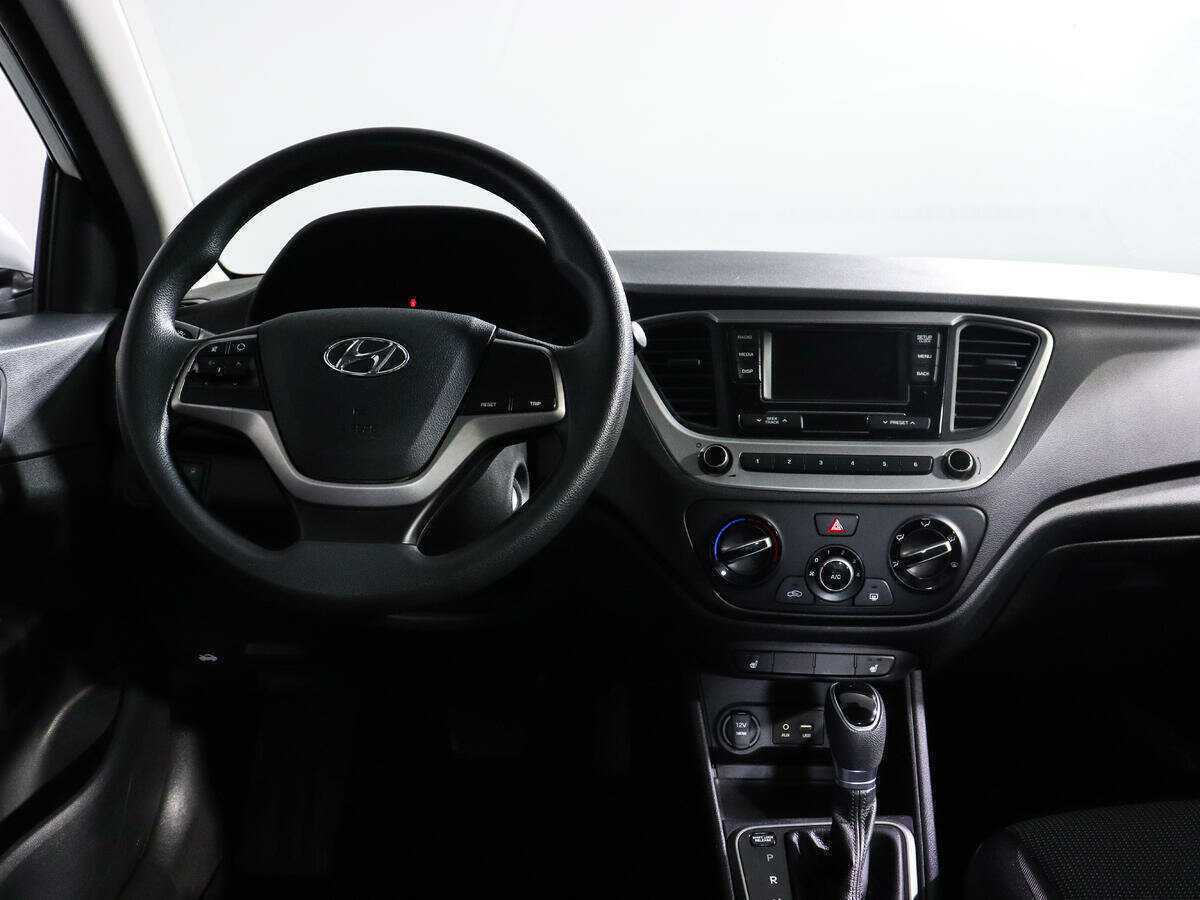 Купить Hyundai Solaris с пробегом. Фото: #9