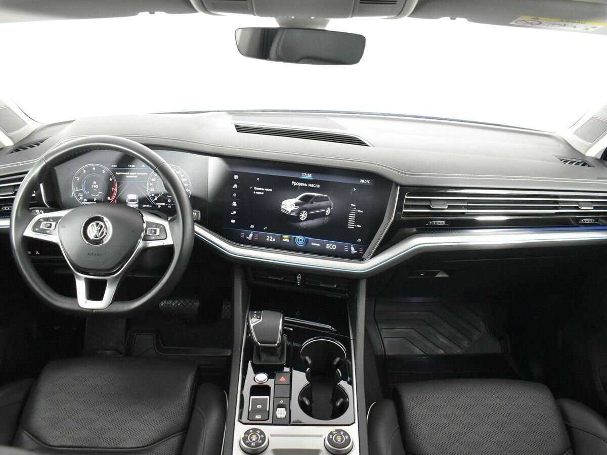 Купить Volkswagen Touareg с пробегом. Фото: #9