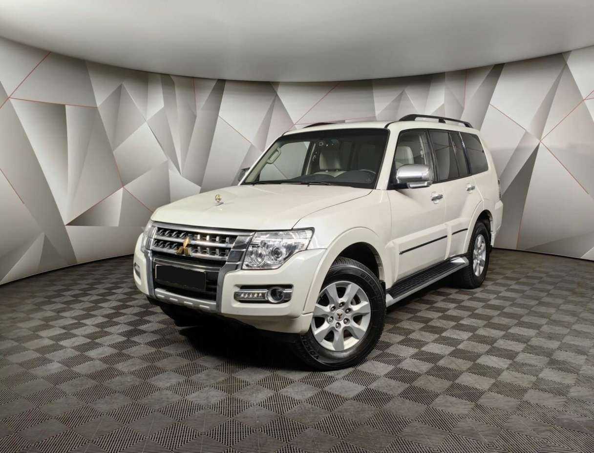 Купить Mitsubishi Pajero с пробегом. Посмотреть фото