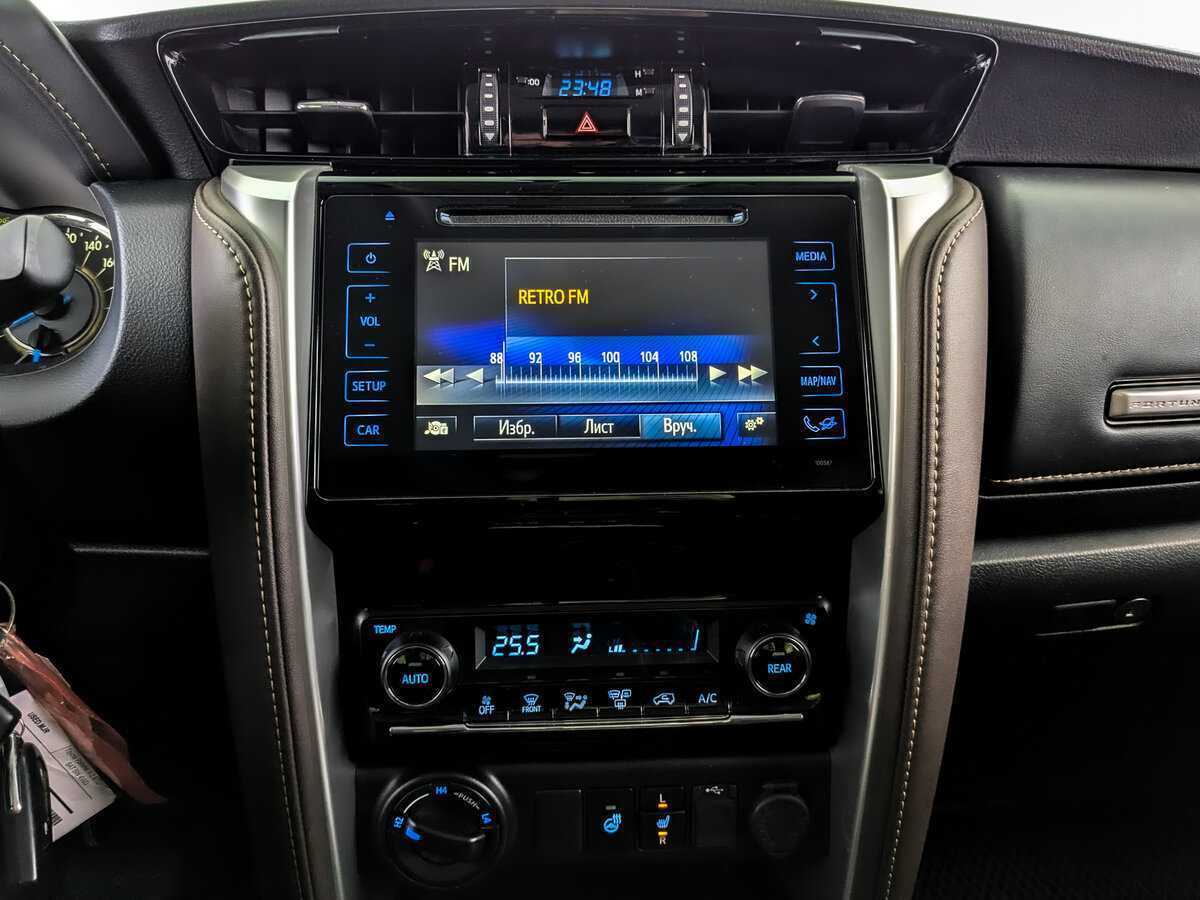 Купить Toyota Fortuner с пробегом. Фото: #13