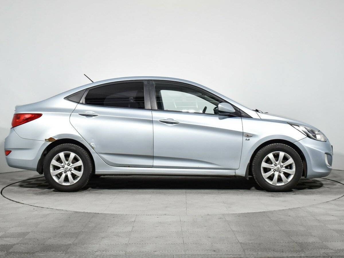 Купить Hyundai Solaris с пробегом. Фото: #3