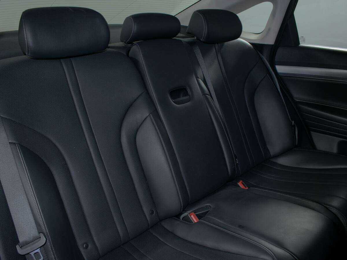Купить Genesis G80 с пробегом. Фото: #14