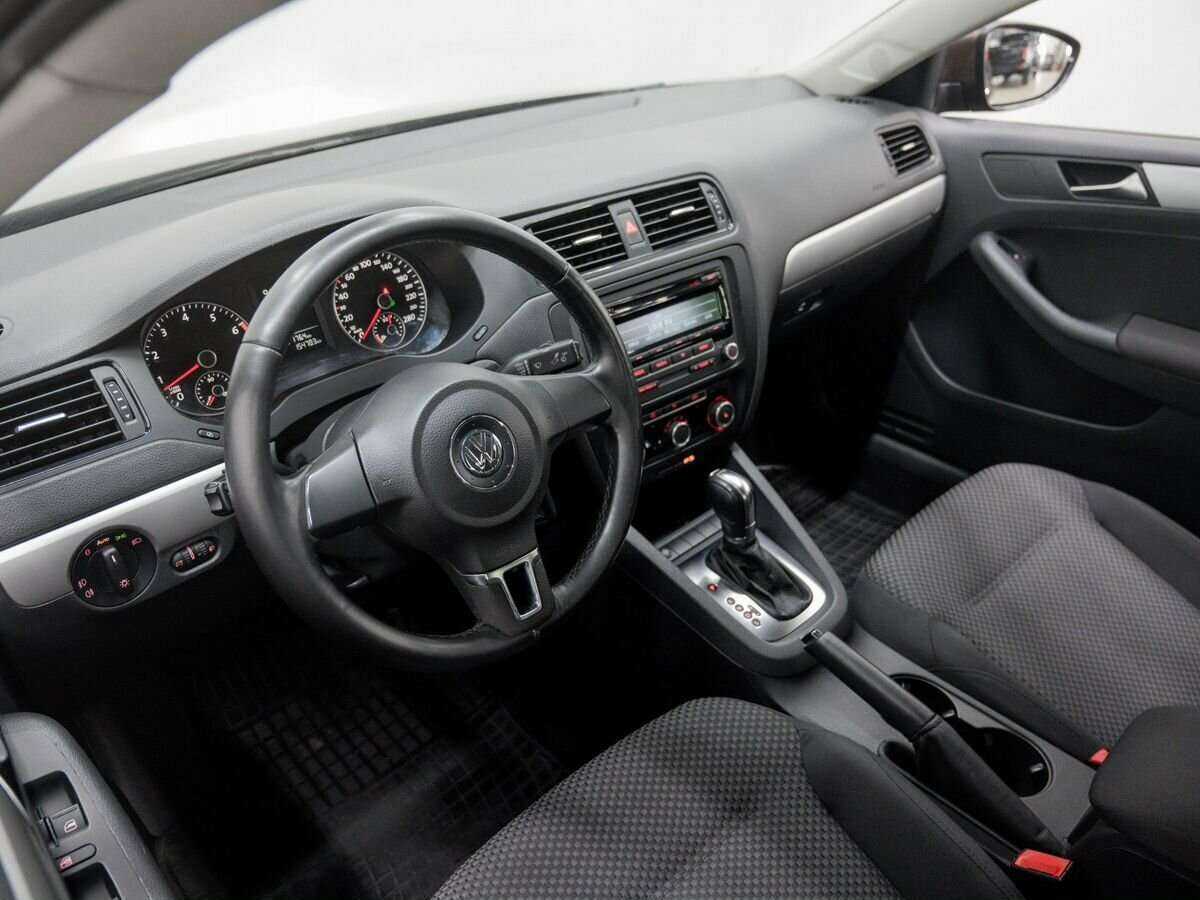 Купить Volkswagen Jetta с пробегом. Фото: #9