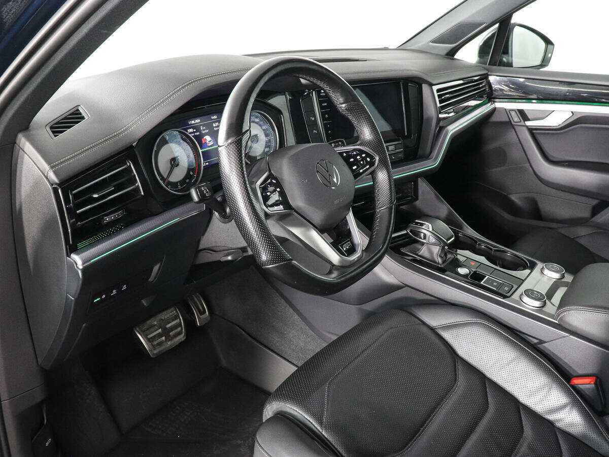 Купить Volkswagen Touareg с пробегом. Фото: #8