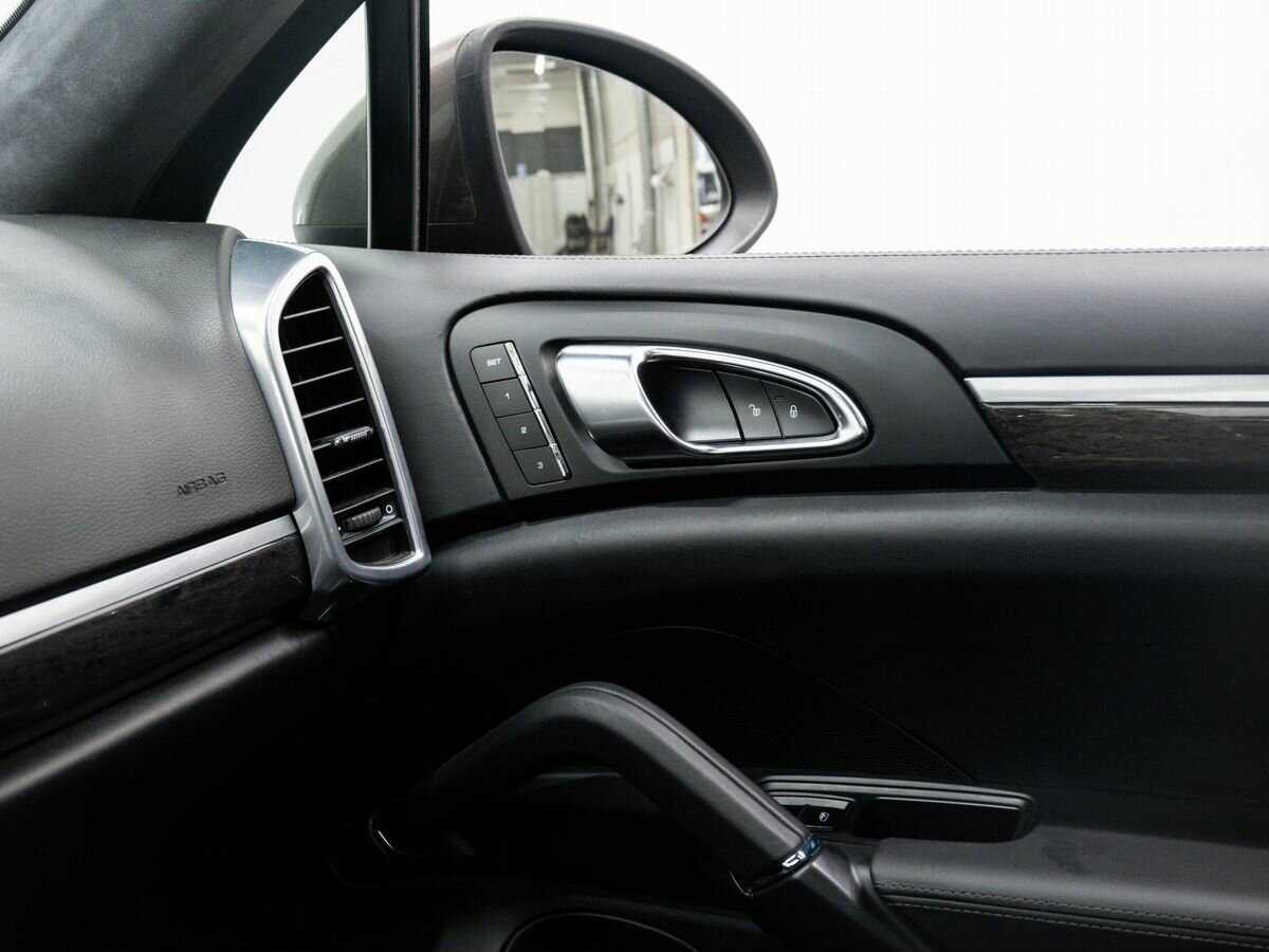 Купить Porsche Cayenne с пробегом. Фото: #23