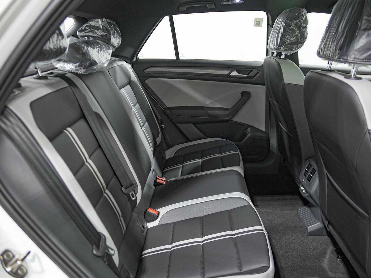 Купить Volkswagen T-Roc с пробегом. Фото: #16