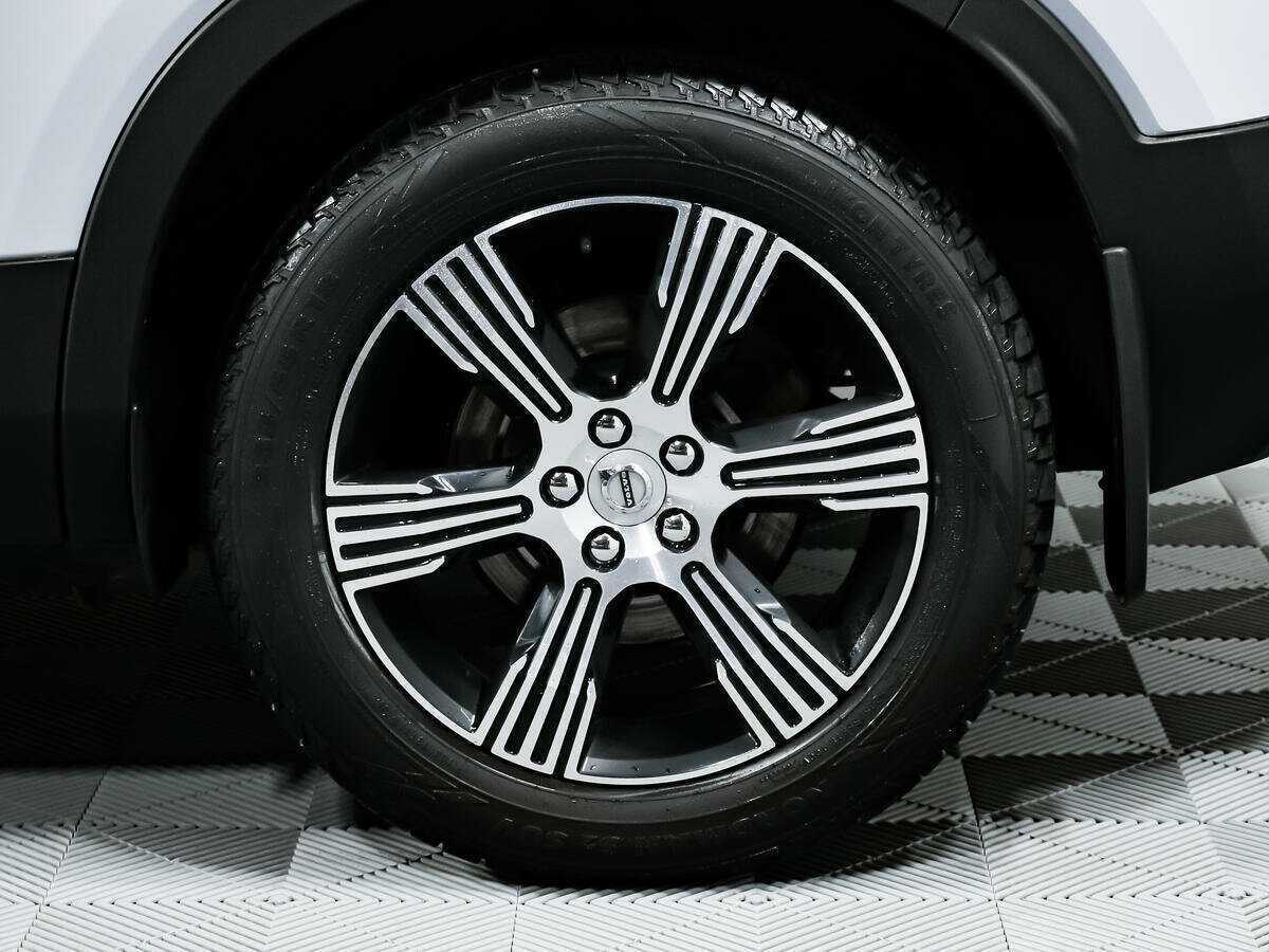 Купить Volvo XC40 с пробегом. Фото: #13