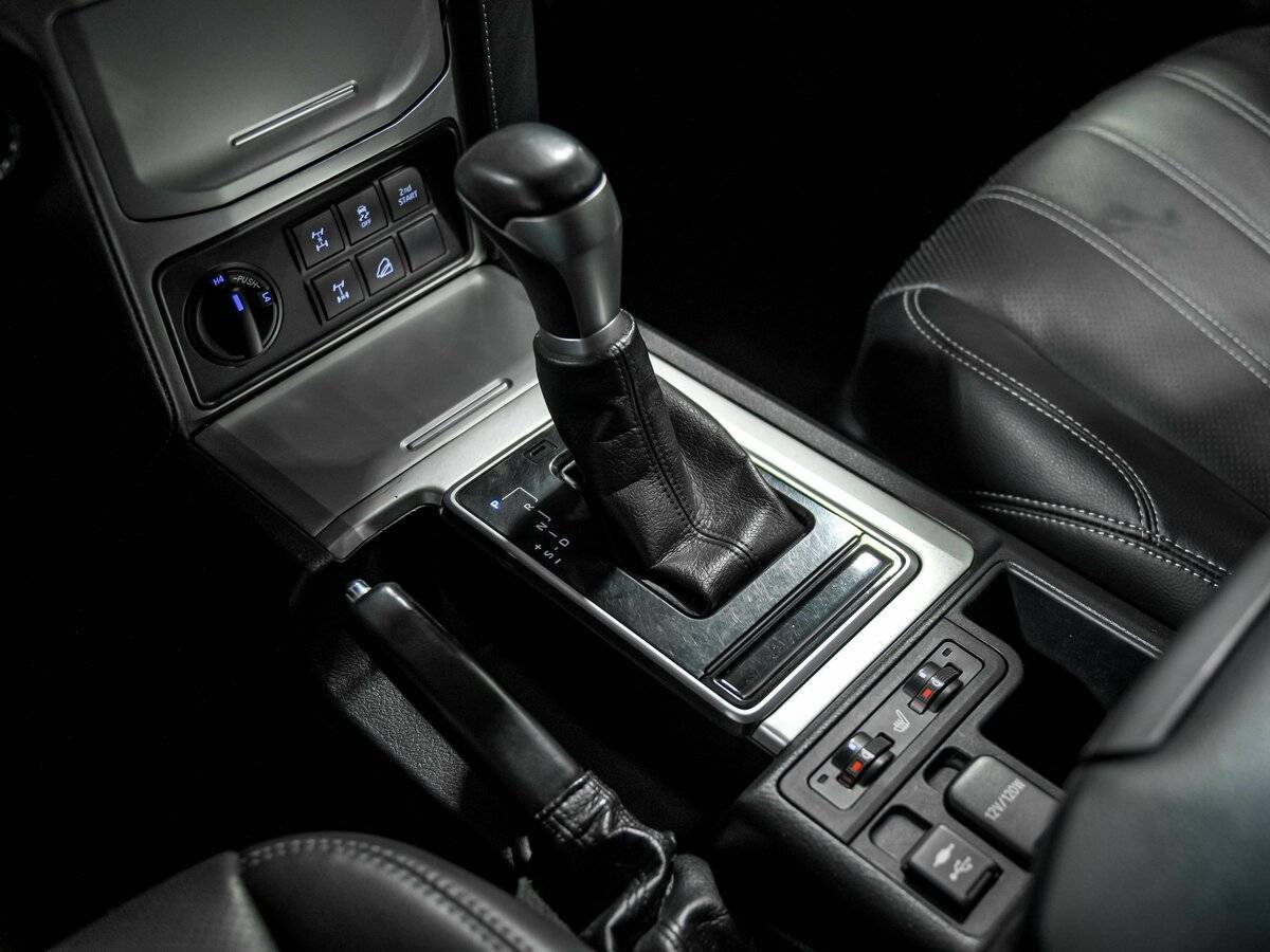 Купить Toyota Land Cruiser Prado с пробегом. Фото: #14