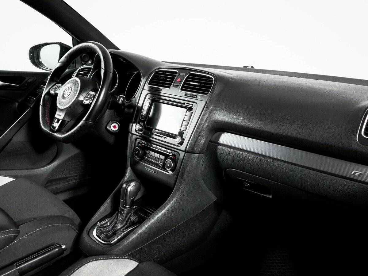 Купить Volkswagen Golf R с пробегом. Фото: #8