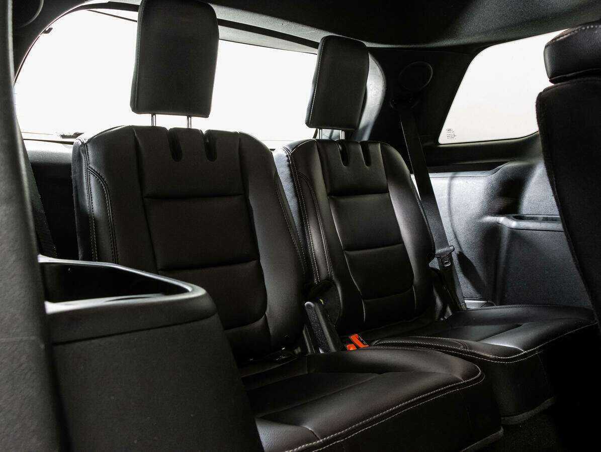 Купить Ford Explorer с пробегом. Фото: #10