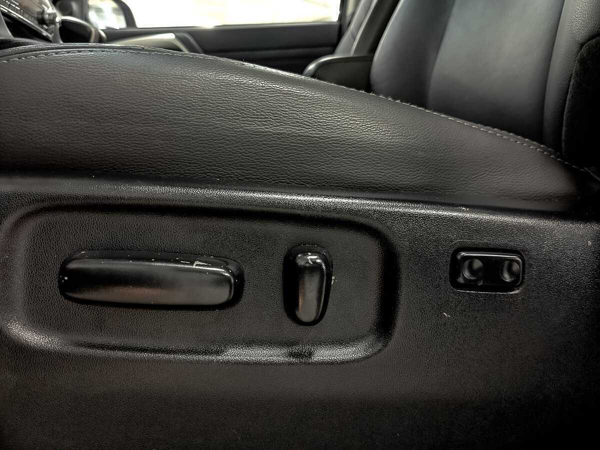 Купить Mitsubishi Montero Sport с пробегом. Фото: #23