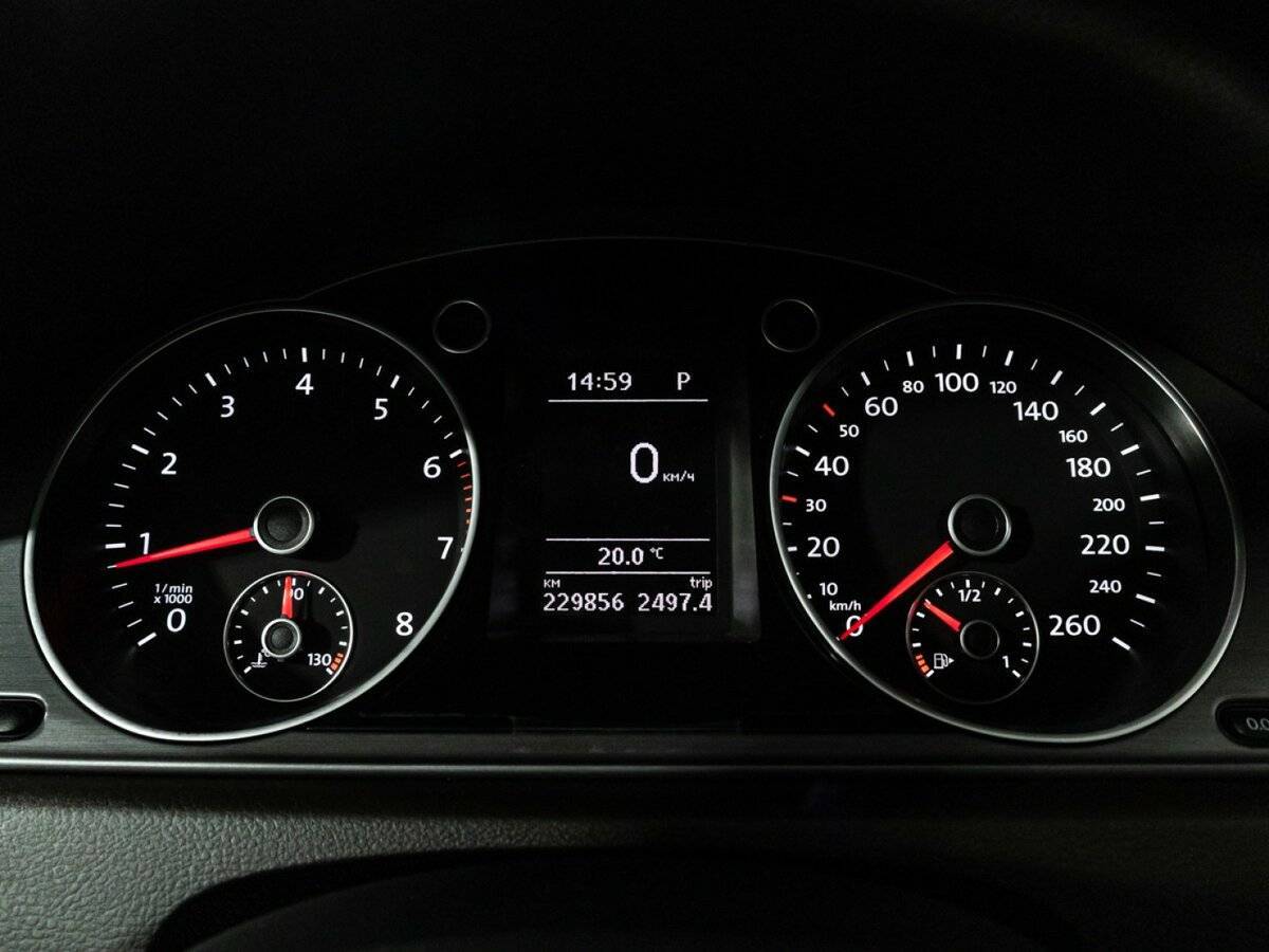 Купить Volkswagen Passat с пробегом. Фото: #11