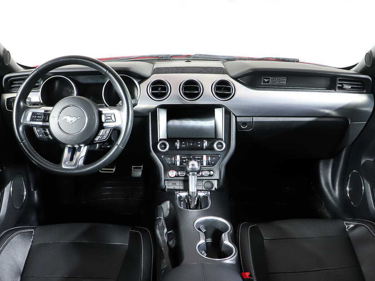 Купить Ford Mustang с пробегом. Фото: #10
