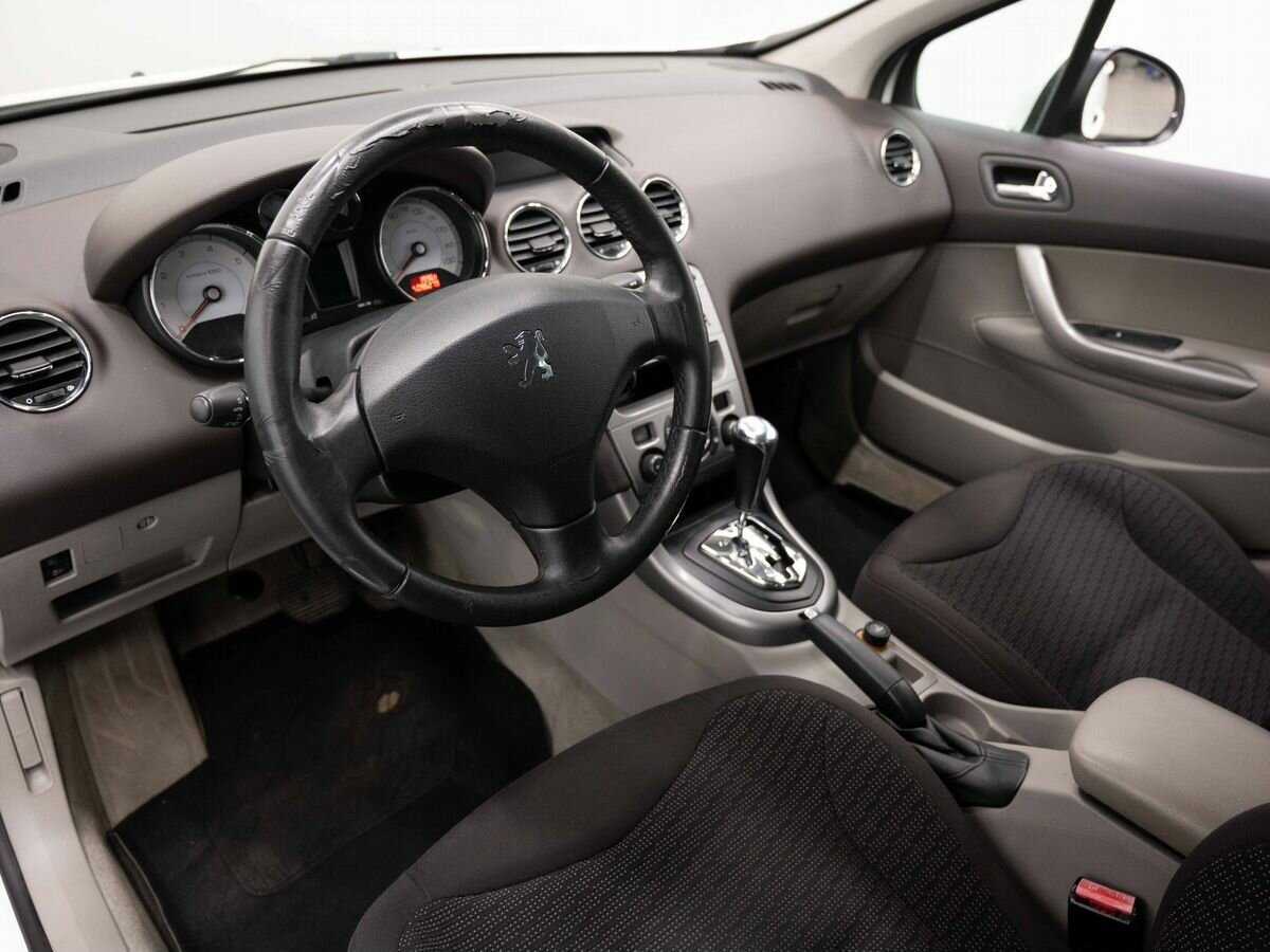 Купить Peugeot 308 с пробегом. Фото: #6