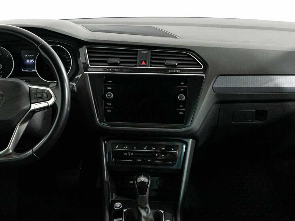 Купить Volkswagen Tiguan с пробегом. Фото: #13