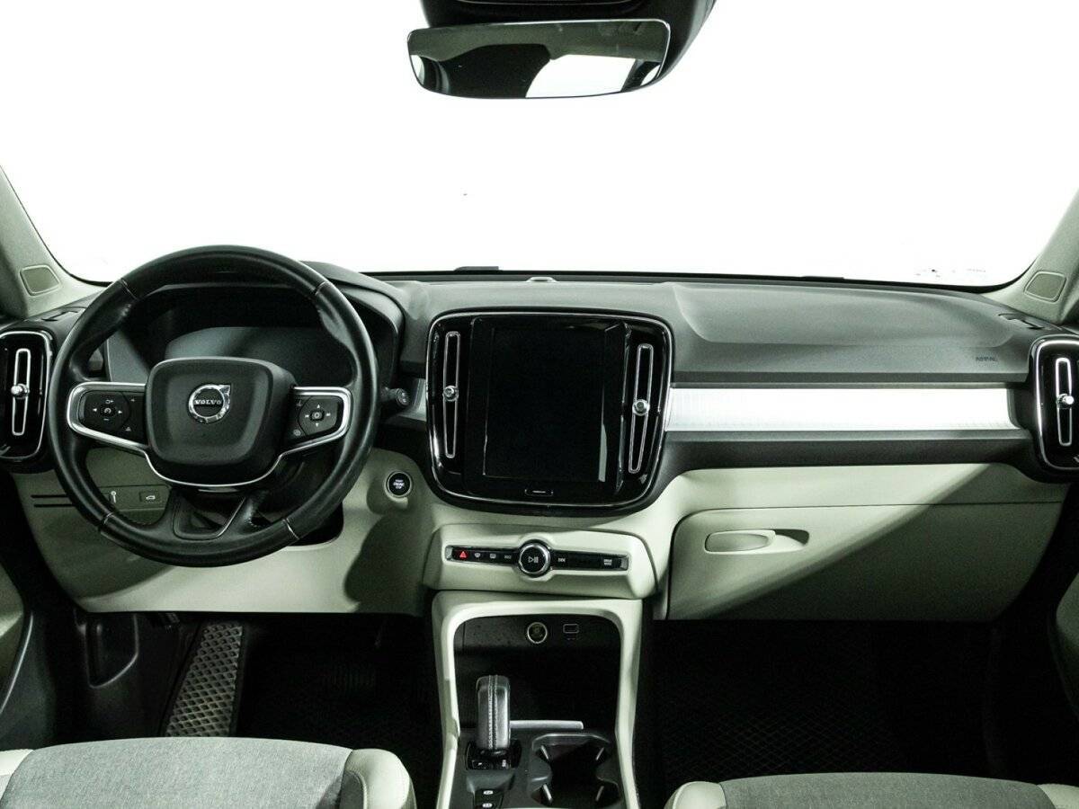 Купить Volvo XC40 с пробегом. Фото: #12
