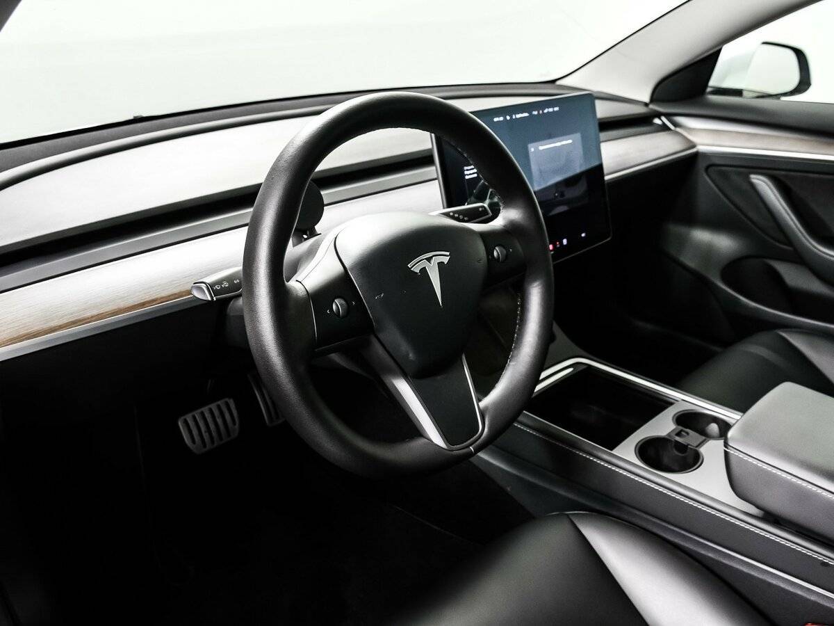 Купить Tesla Model 3 с пробегом. Фото: #12