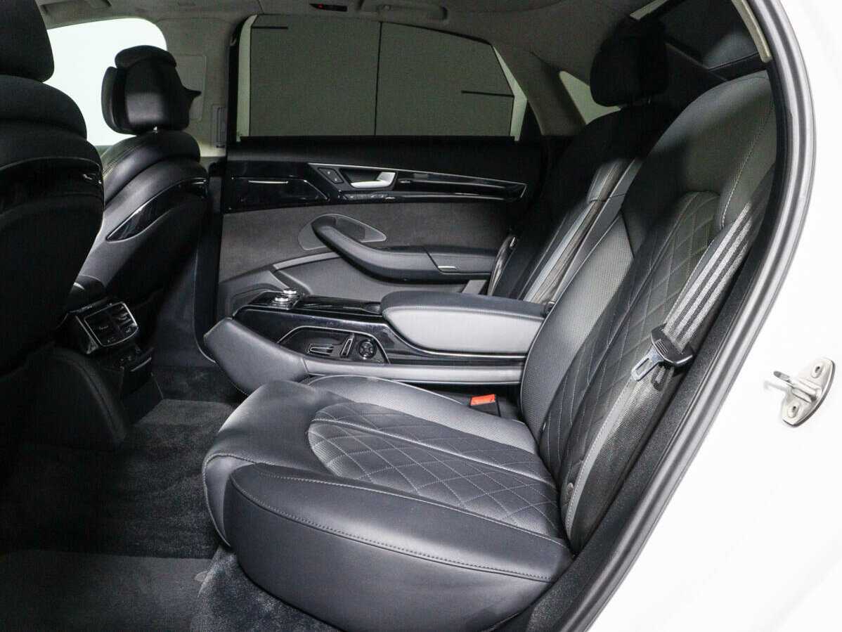 Купить Audi A8 с пробегом. Фото: #7