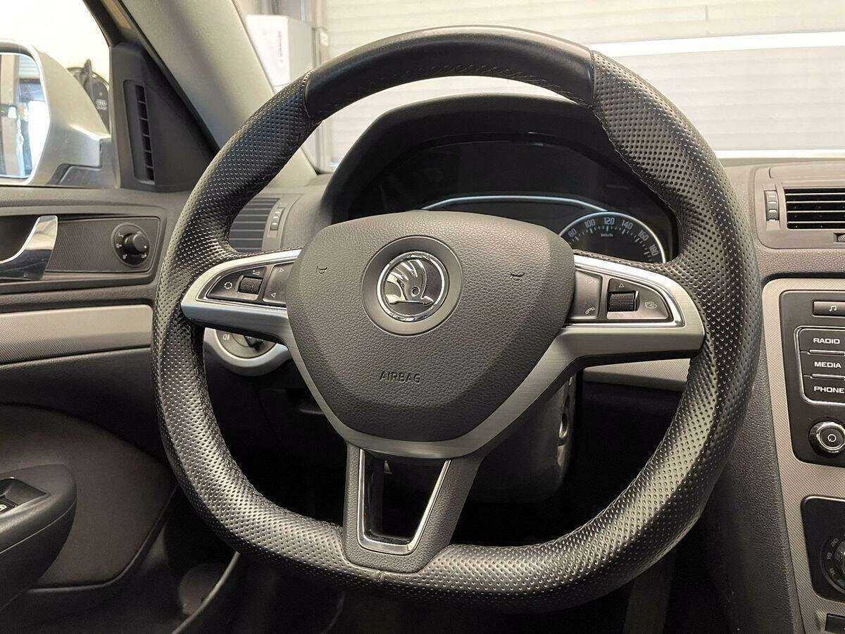 Купить Skoda Octavia с пробегом. Фото: #13