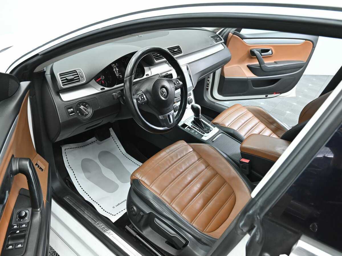 Купить Volkswagen Passat CC с пробегом. Фото: #8