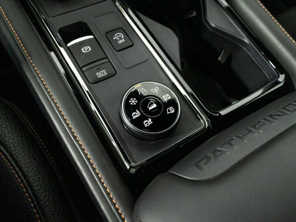 Купить Nissan Pathfinder с пробегом. Фото: #14