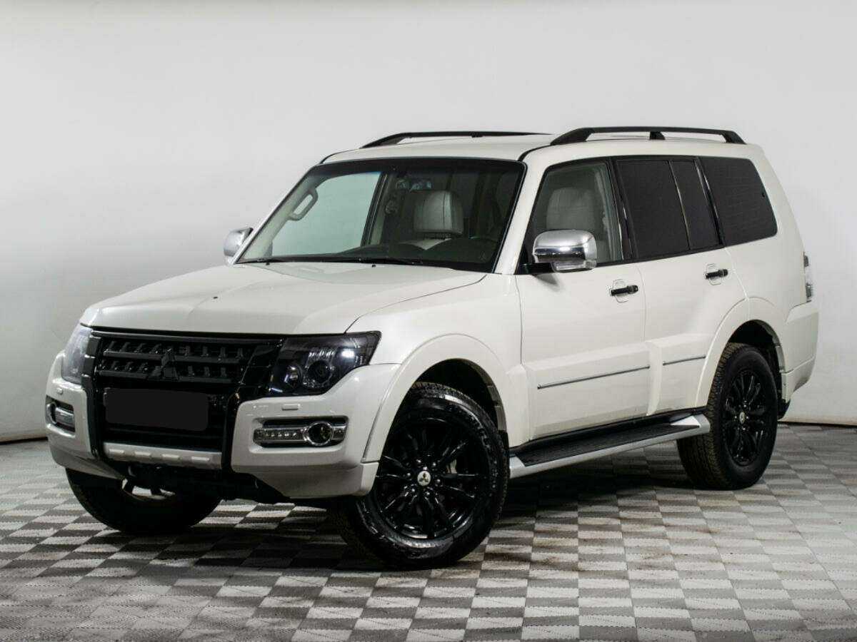 Купить Mitsubishi Pajero с пробегом. Посмотреть фото