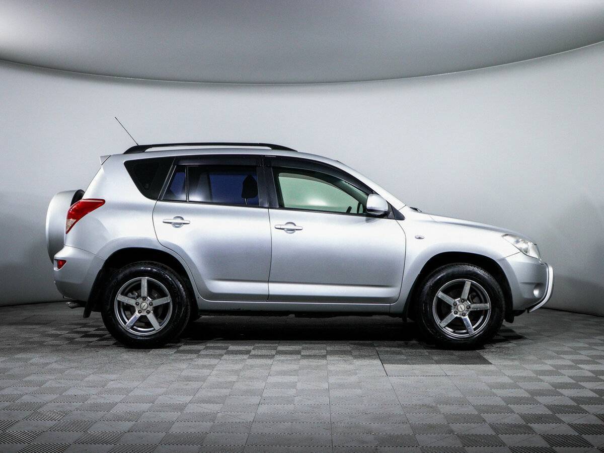 Купить Toyota RAV4 с пробегом. Фото: #3