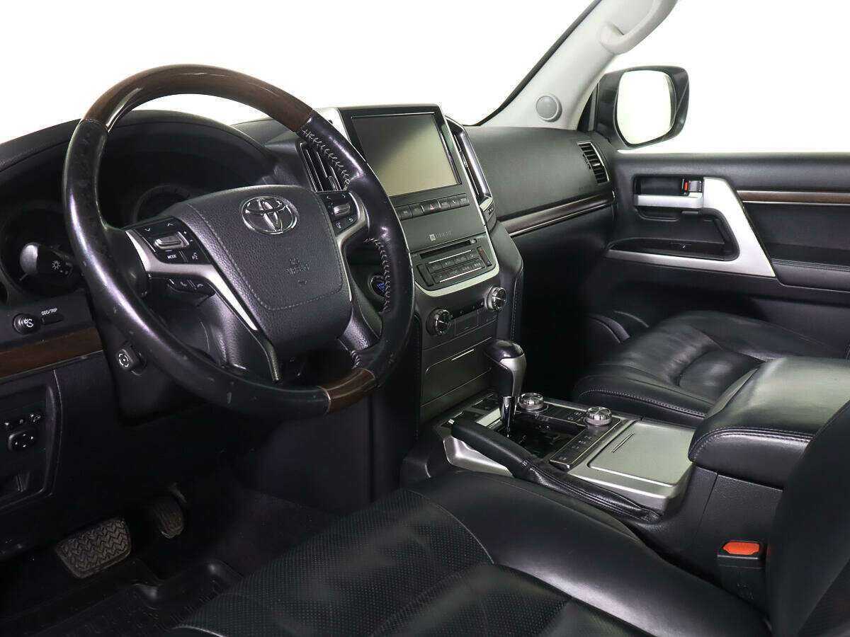 Купить Toyota Land Cruiser с пробегом. Фото: #12