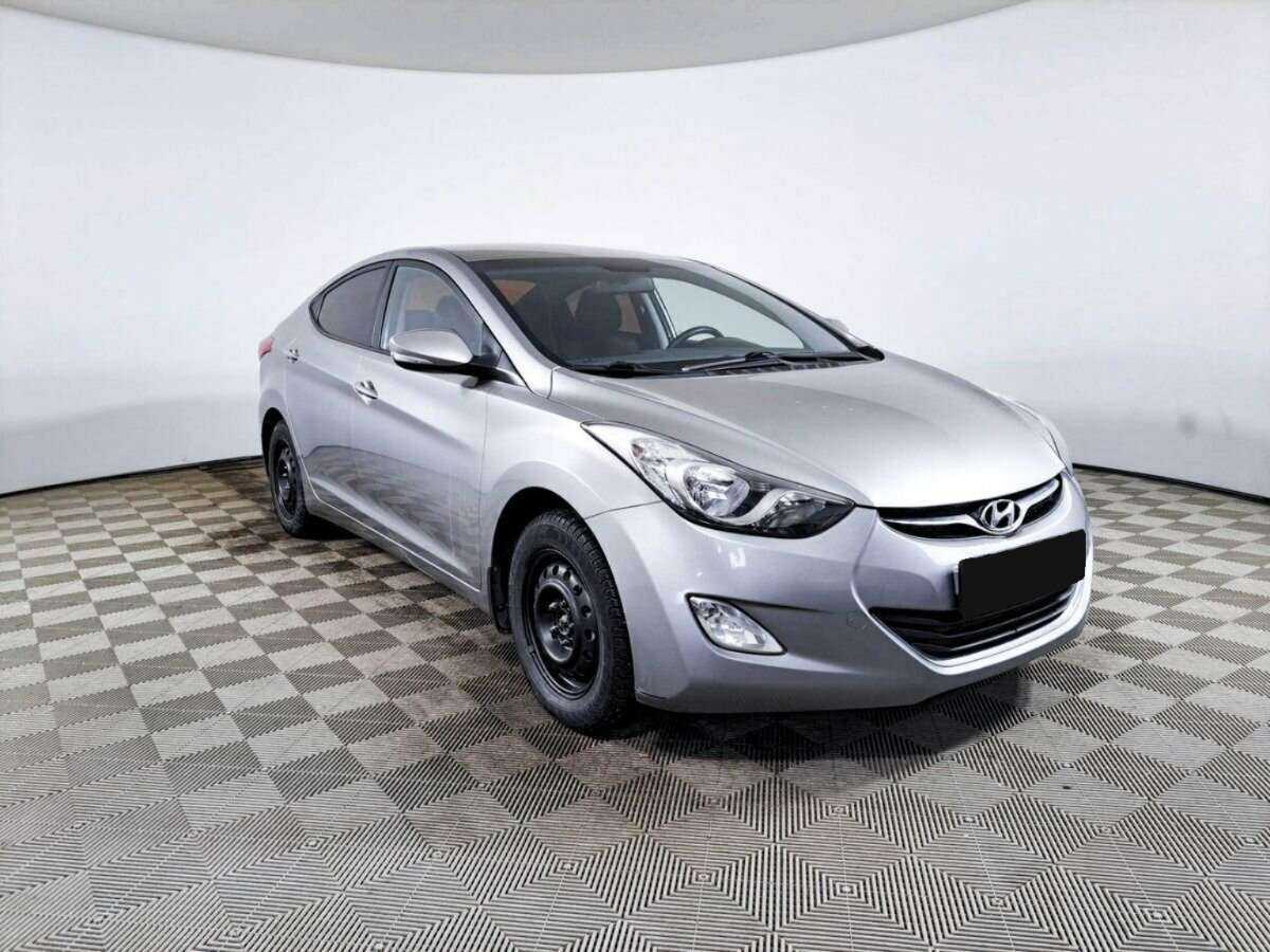 Купить Hyundai Elantra с пробегом. Фото: #2