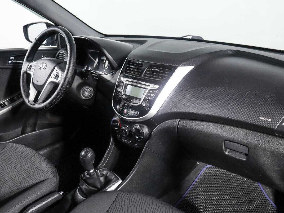 Купить Hyundai Solaris с пробегом. Фото: #6