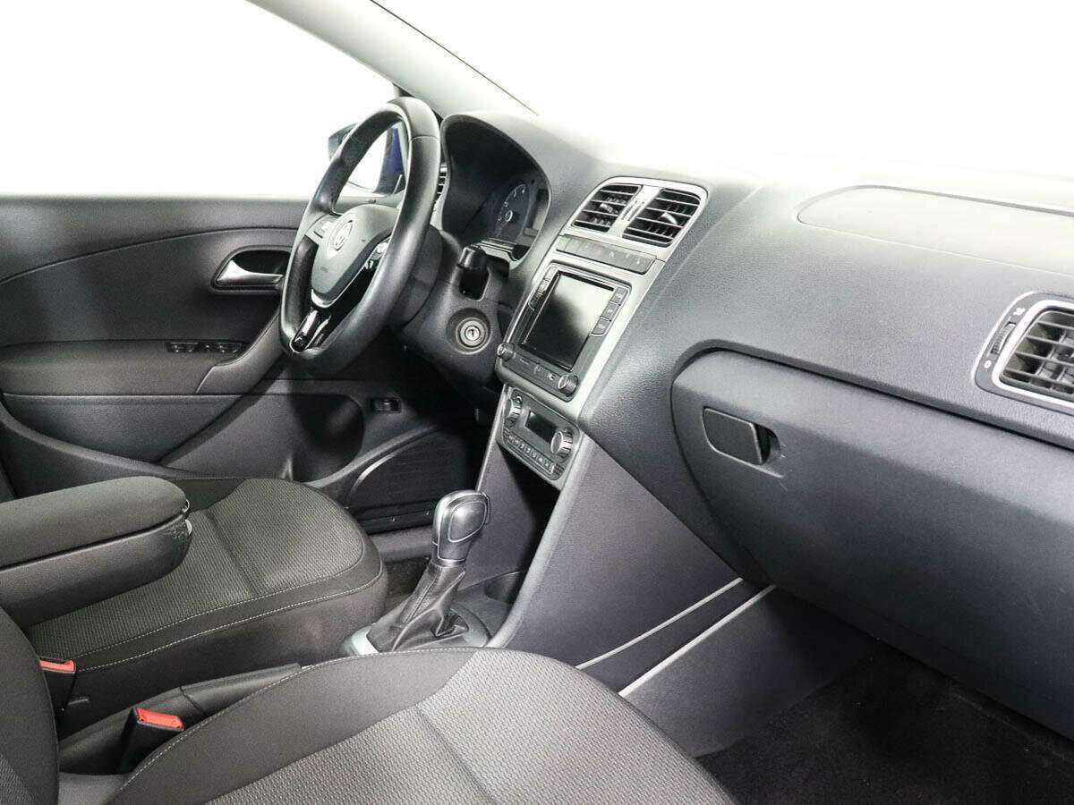 Купить Volkswagen Polo с пробегом. Фото: #6