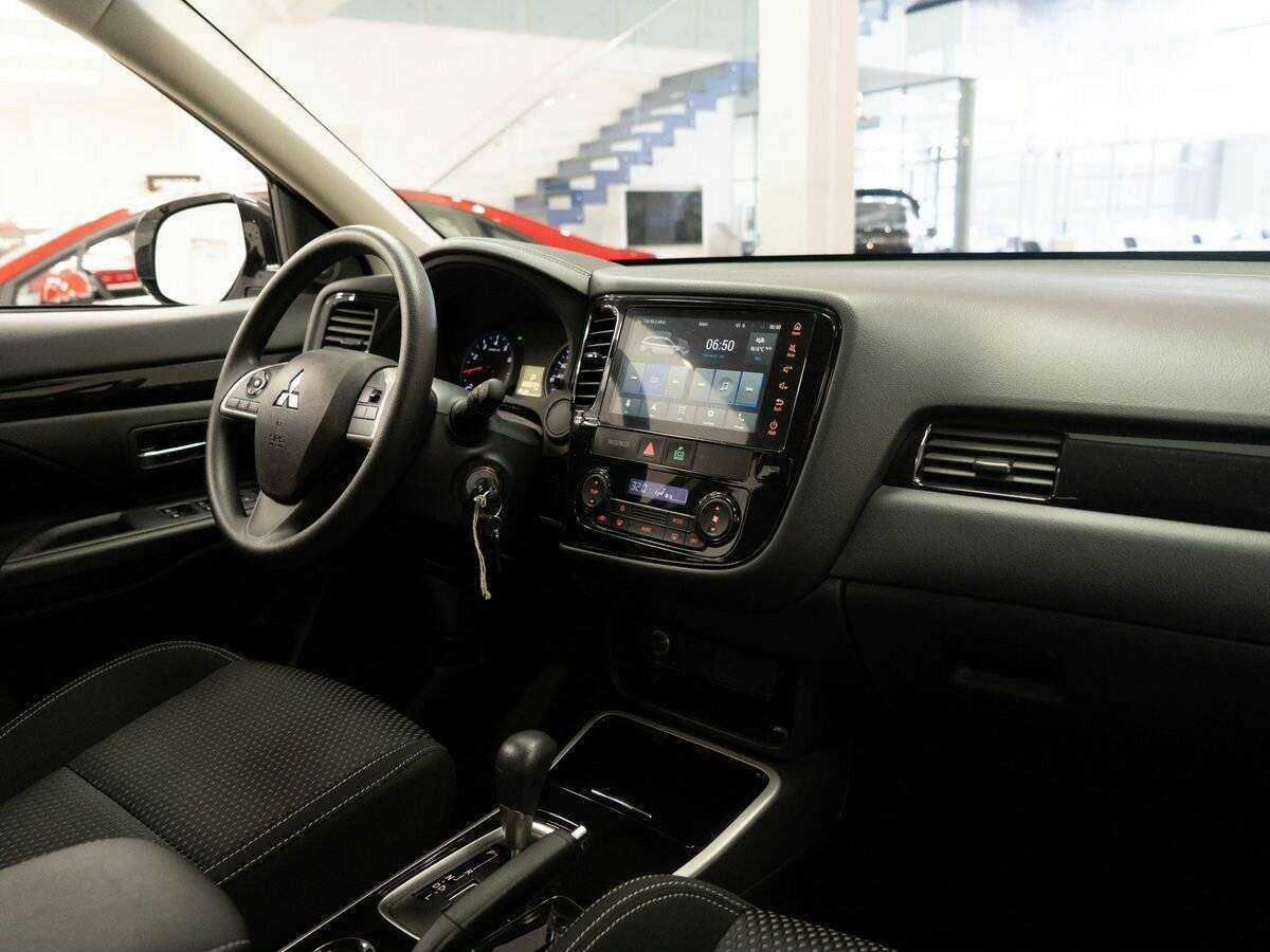 Купить Mitsubishi Outlander с пробегом. Фото: #15