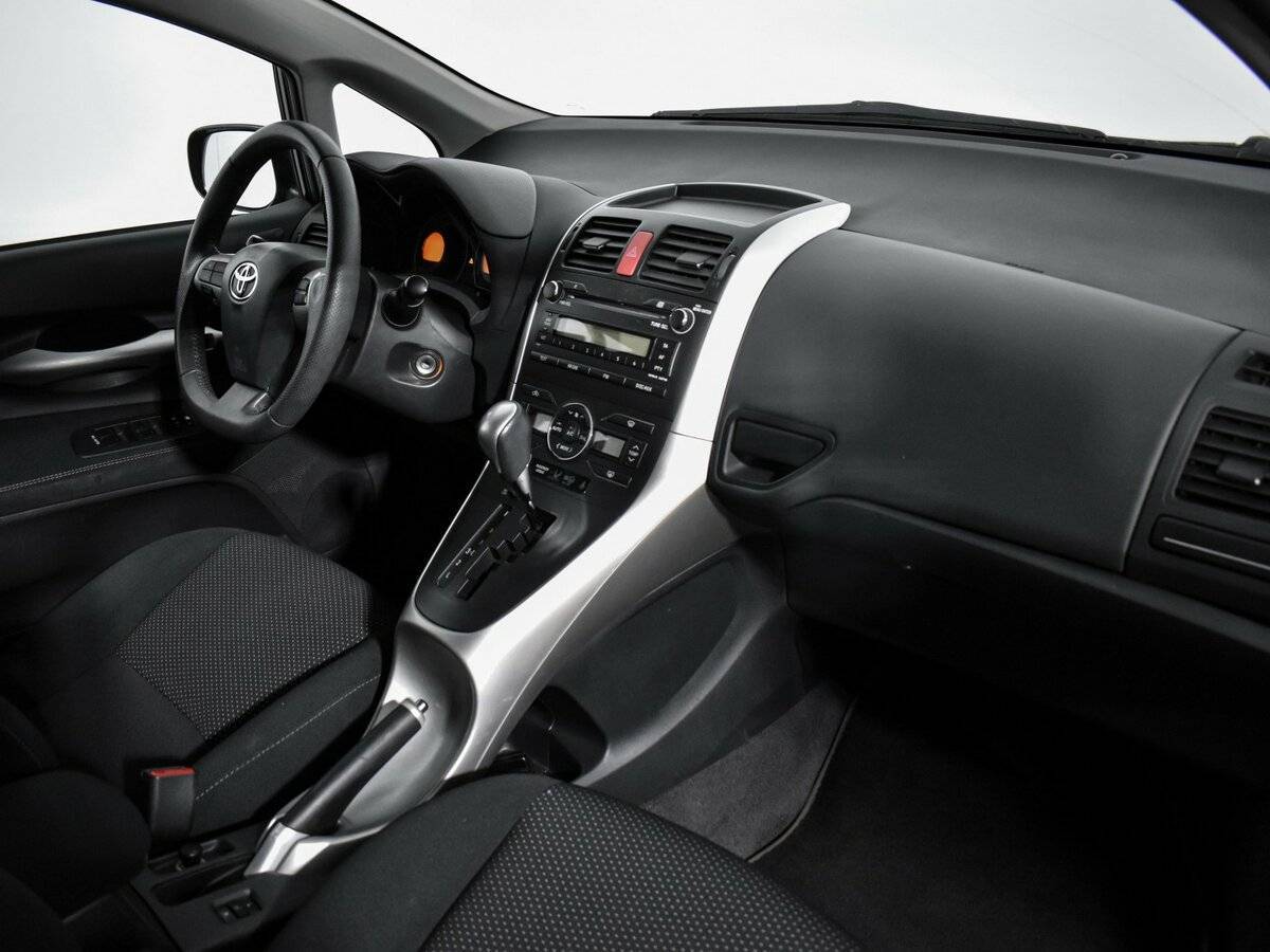 Купить Toyota Auris с пробегом. Фото: #12
