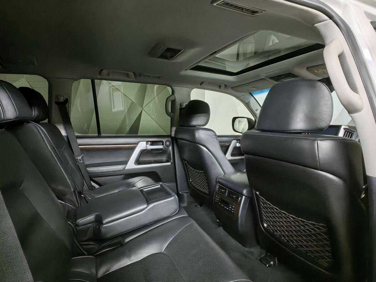 Купить Toyota Land Cruiser с пробегом. Фото: #10