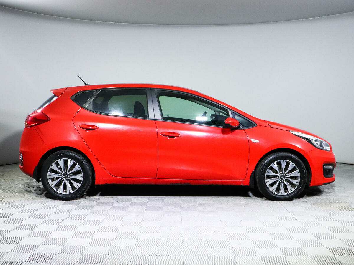 Купить Kia Ceed с пробегом. Фото: #3