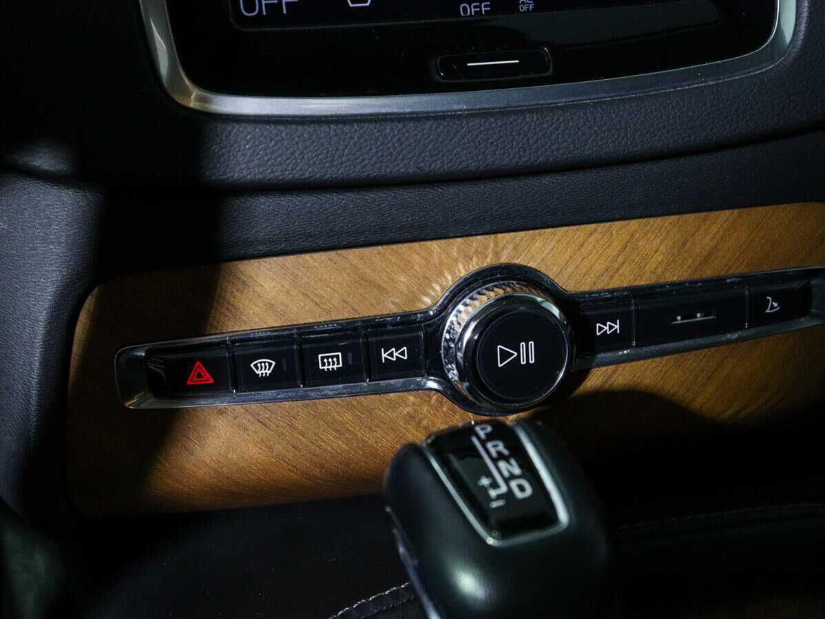 Купить Volvo XC90 с пробегом. Фото: #22
