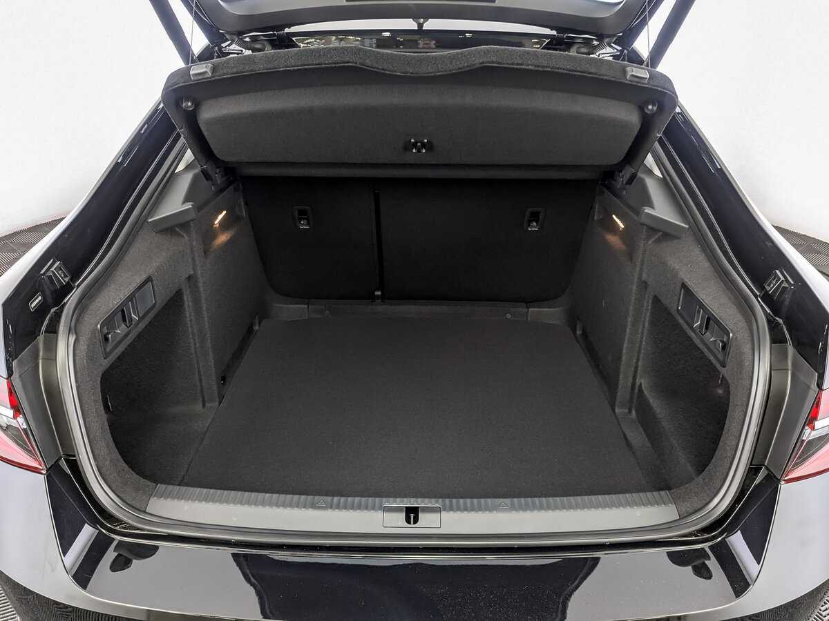Купить Skoda Superb с пробегом. Фото: #8