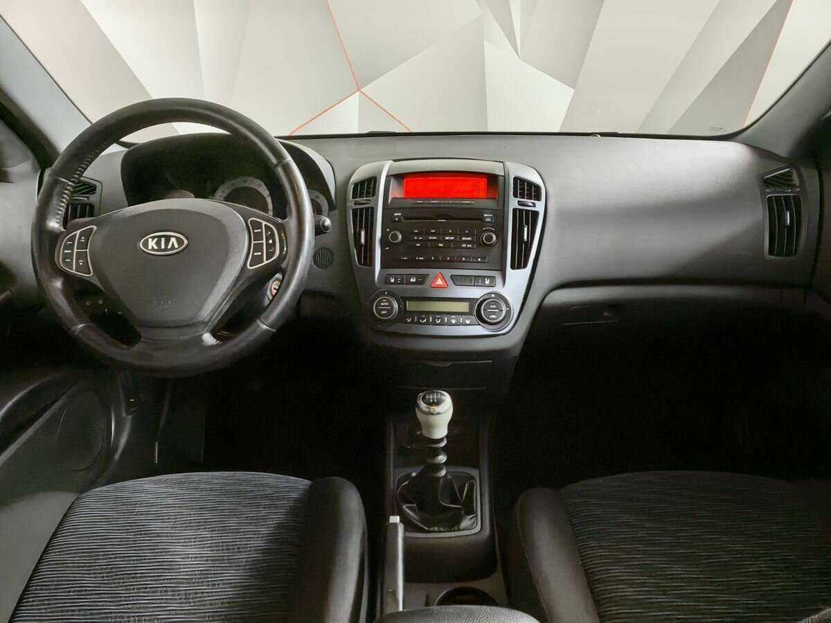 Купить Kia Ceed с пробегом. Фото: #9