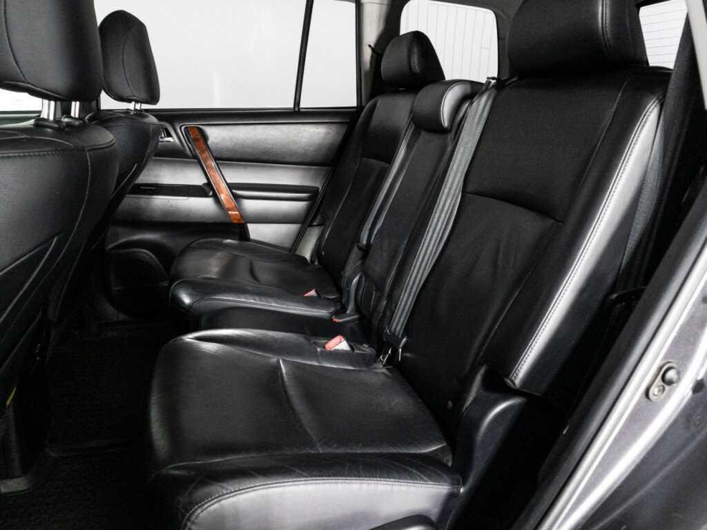 Купить Toyota Highlander с пробегом. Фото: #9
