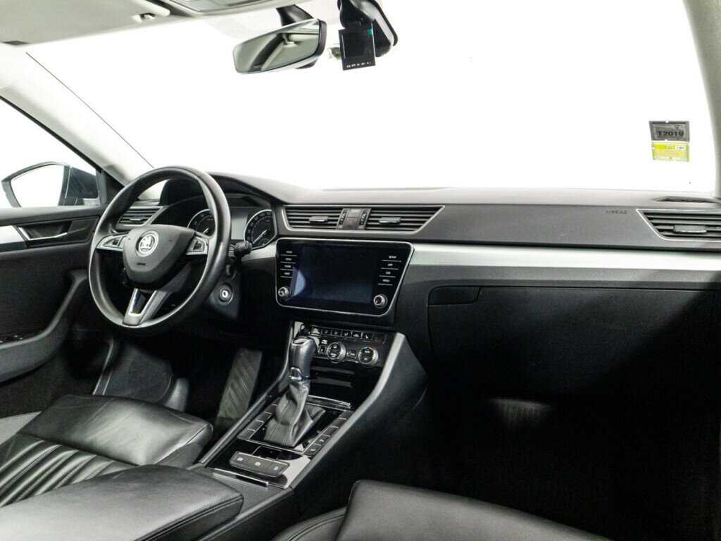 Купить Skoda Superb с пробегом. Фото: #8