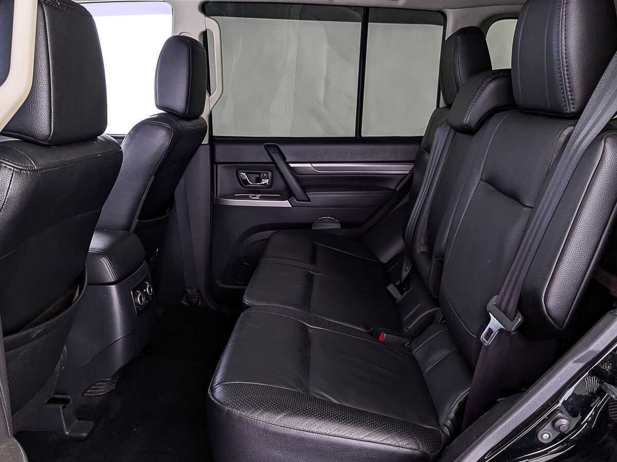 Купить Mitsubishi Pajero с пробегом. Фото: #17