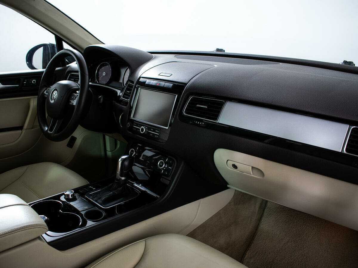 Купить Volkswagen Touareg с пробегом. Фото: #6