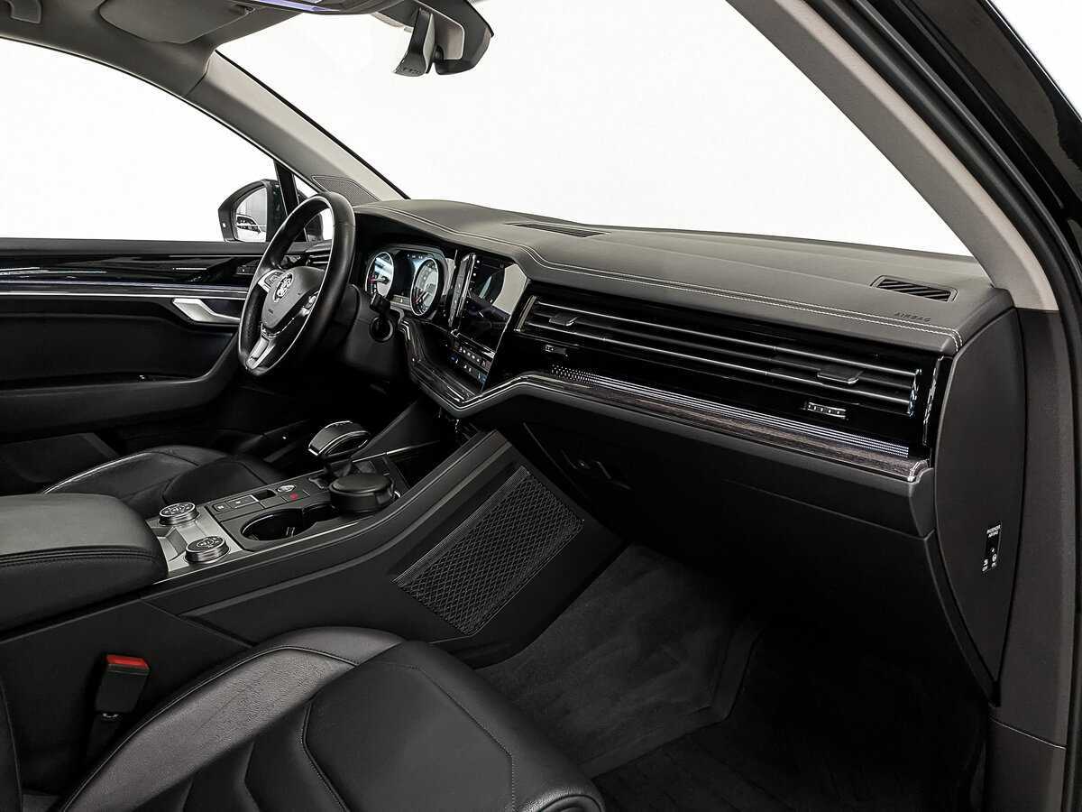 Купить Volkswagen Touareg с пробегом. Фото: #12