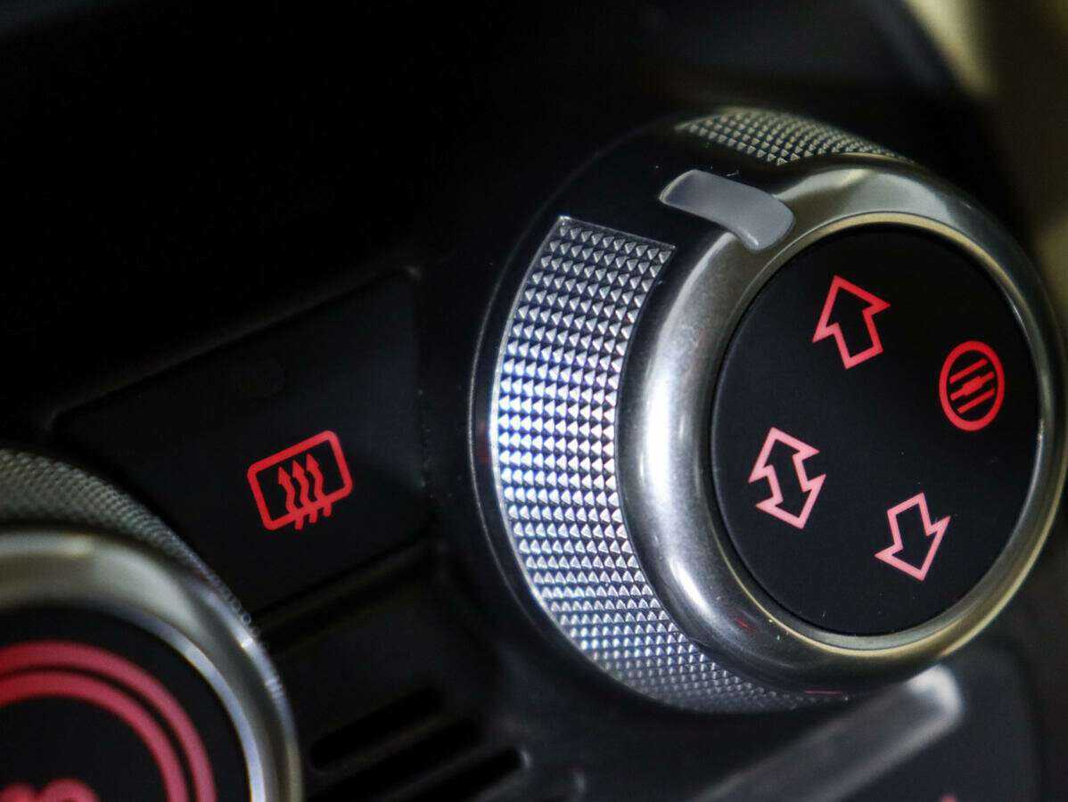 Купить Audi R8 с пробегом. Фото: #19