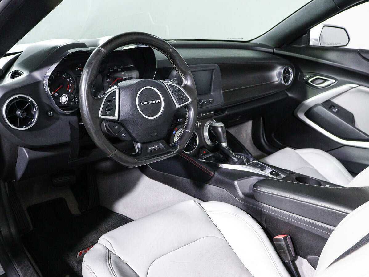 Купить Chevrolet Camaro с пробегом. Фото: #18