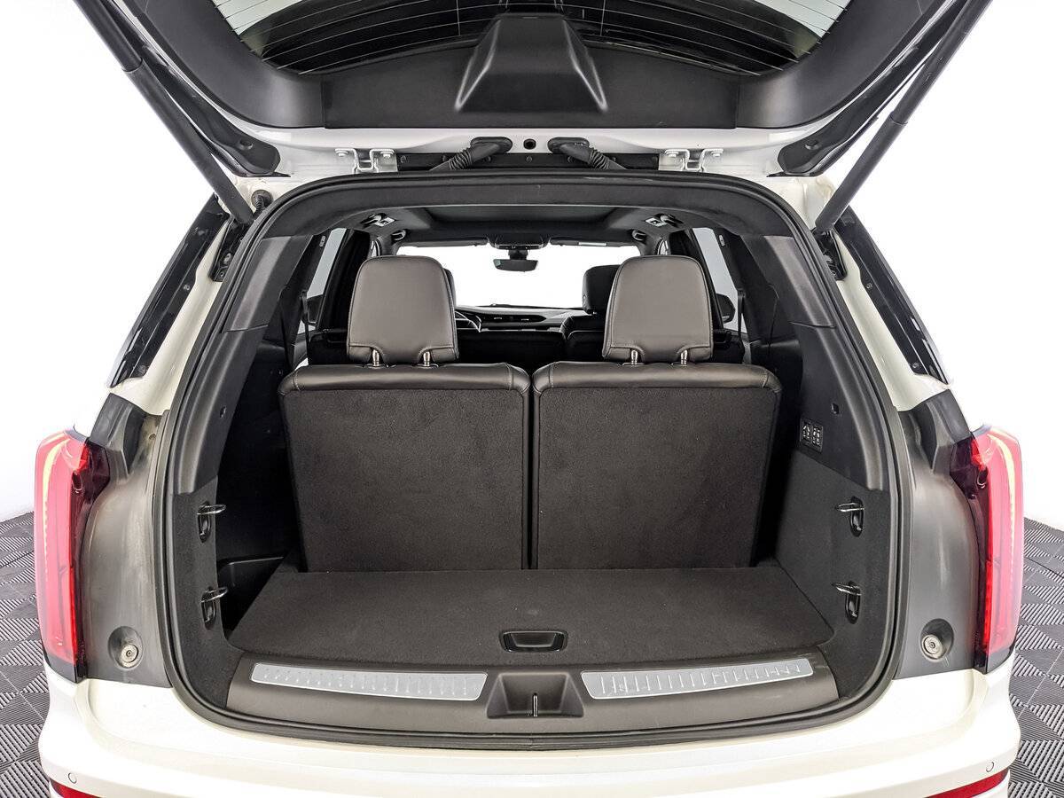 Купить Cadillac XT6 с пробегом. Фото: #7