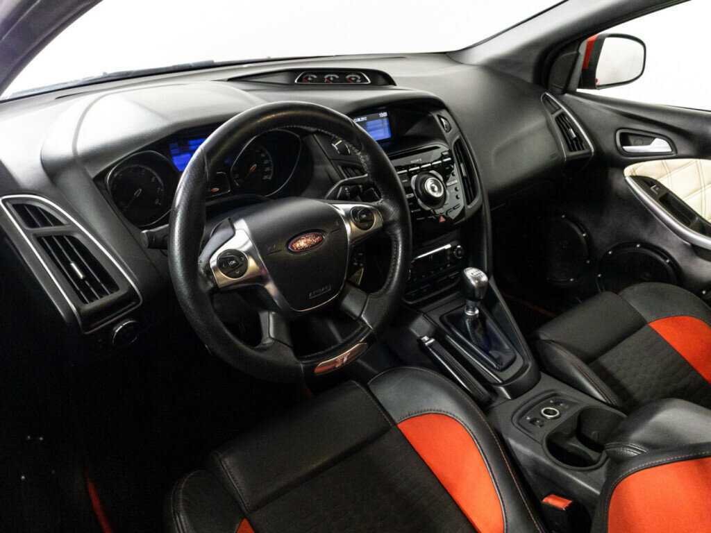 Купить Ford Focus ST с пробегом. Фото: #10