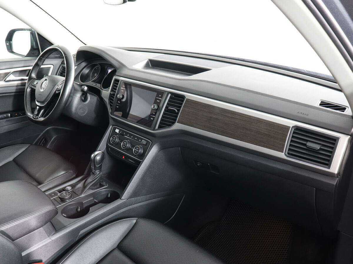 Купить Volkswagen Teramont с пробегом. Фото: #8